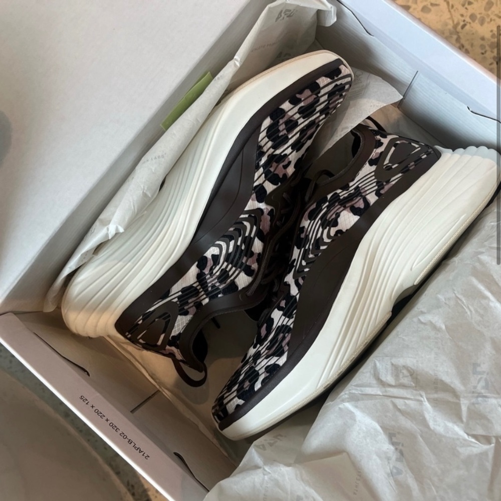 NEW Women's APL Streamline Chocolate / Leopard